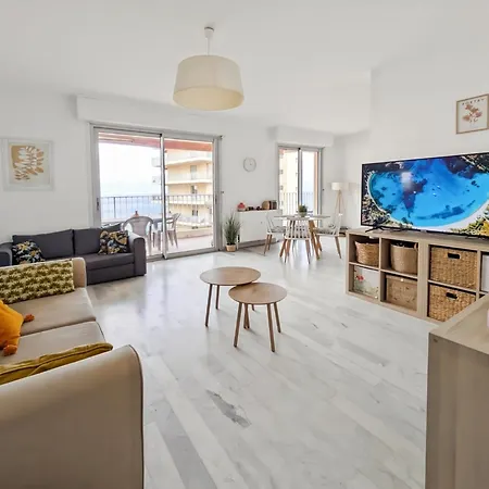 Bright 2-bedroom & Beautiful Sea View Appartamento